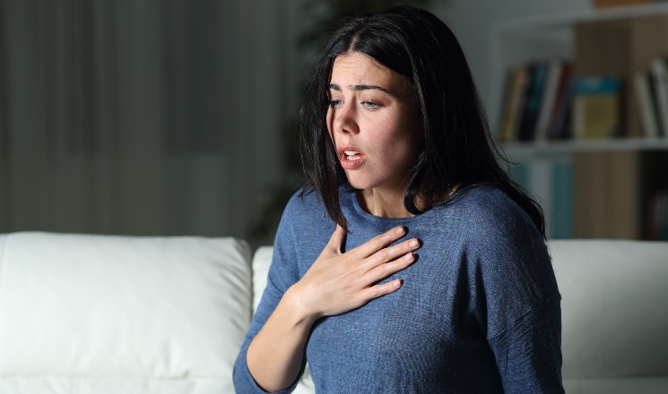 Crises d’angoisse panique : comprendre et retrouver le calme grâce aux thérapies brèves